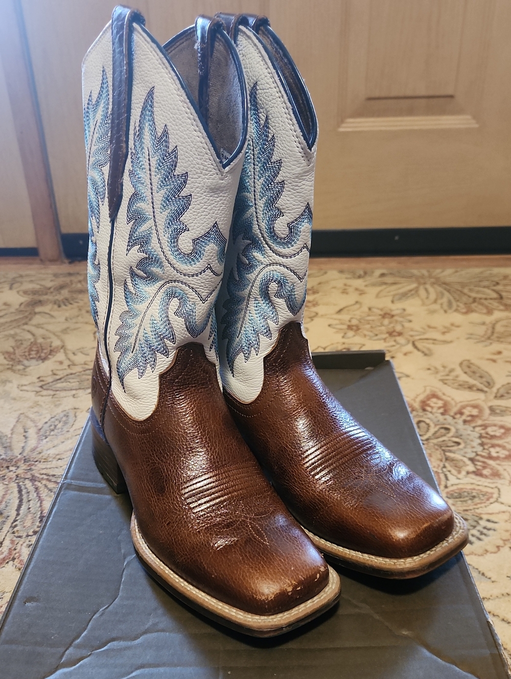 Womens Ariat Leather Cowboy Boots